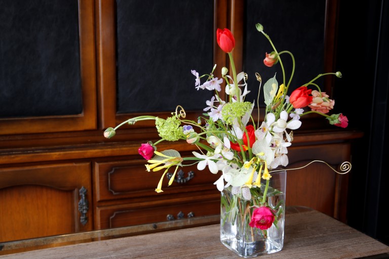 ブーケ・遊び心　色もお花もプレイフル！