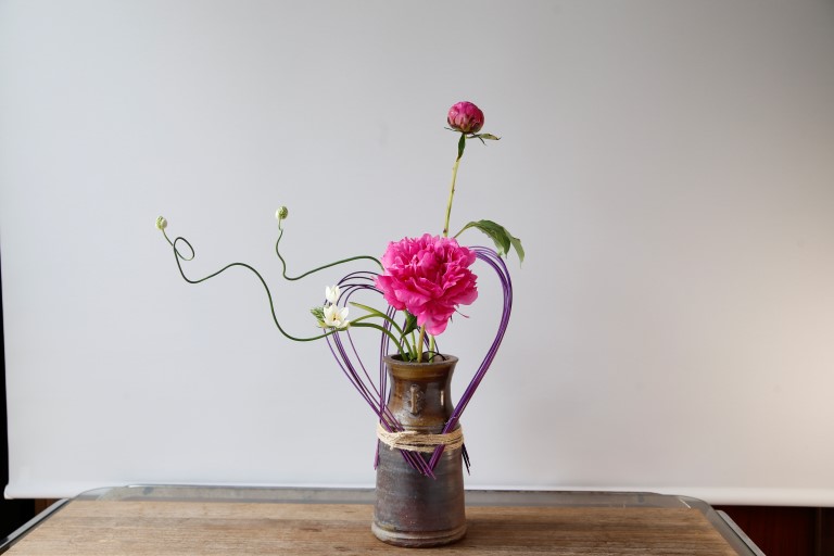 コンテンポラリー　フローラルデザイン　ミニマルで遊ぶ