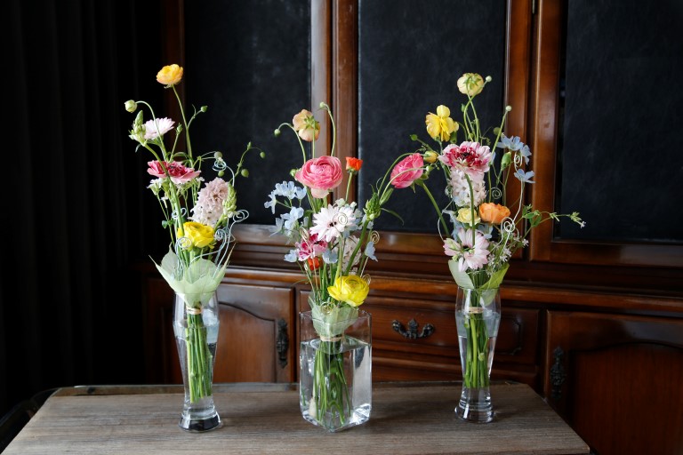 In style! Parallel bouquets