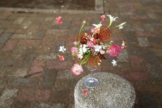 カラーワイヤーフレームの小さなブーケ